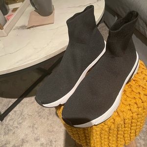 Like new zara sock sneaker shoes size 9.5 men